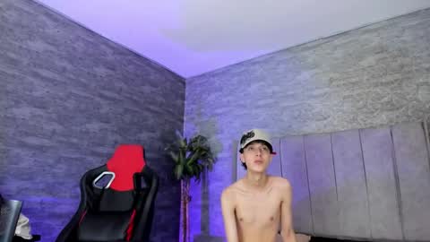 arthurcox_ online show from January 11, 6:35 pm