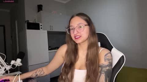 Mia  online show from February 19, 4:25 pm