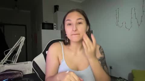 Mia  online show from February 28, 3:24 pm