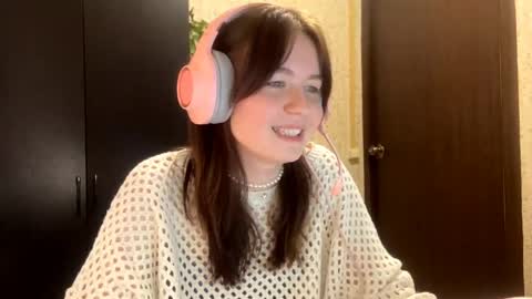 Mary online show from May 3, 3:07 pm