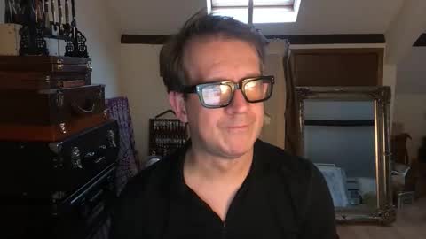 artisterotic online show from November 21, 1:43 pm