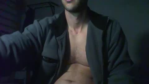 Snapshot of artur833 chatting on October 11, 8:29 pm artur833 online show from October 11, 8:29 pm