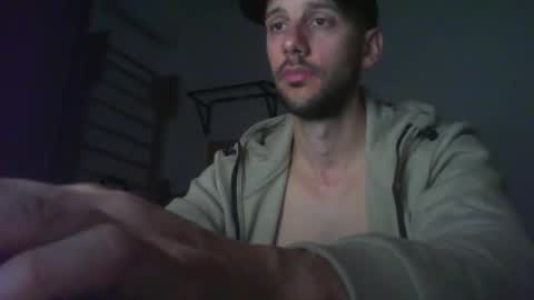 Snapshot of artur833 chatting on October 19, 8:31 pm artur833 online show from October 19, 8:31 pm