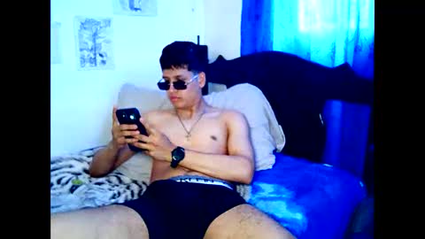 Snapshot of arturd_king chatting on April 5, 9:01 pm arturd_king online show from April 5, 9:01 pm