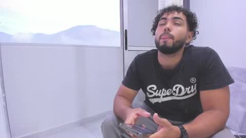 arturguy01 online show from December 31, 11:09 am