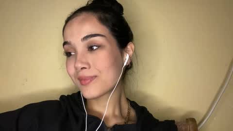 Amina online show from January 11, 6:46 pm