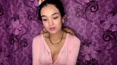 Amina online show from February 2, 6:28 pm