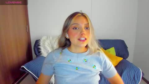 Snapshot of ary_cam230 chatting on October 13, 9:48 pm Zahaara online show from October 13, 9:48 pm