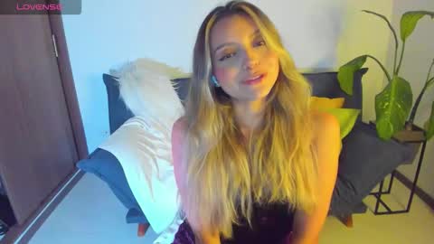 Snapshot of ary_cam230 chatting on November 19, 9:59 pm Zahaara online show from November 19, 9:59 pm