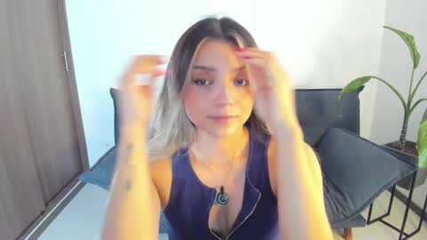 Snapshot of ary_cam230 chatting on December 1, 8:14 pm Zahaara online show from December 1, 8:14 pm