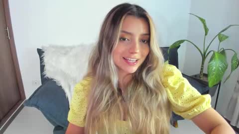 Snapshot of ary_cam230 chatting on December 4, 8:28 pm Zahaara online show from December 4, 8:28 pm