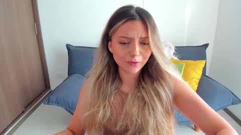 Snapshot of ary_cam230 chatting on February 2, 9:35 pm Zahaara online show from February 2, 9:35 pm