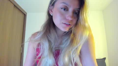 Snapshot of ary_cam230 chatting on February 8, 11:30 pm Zahaara online show from February 8, 11:30 pm