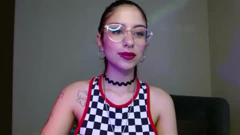   Independent Model online show from December 6, 8:29 pm