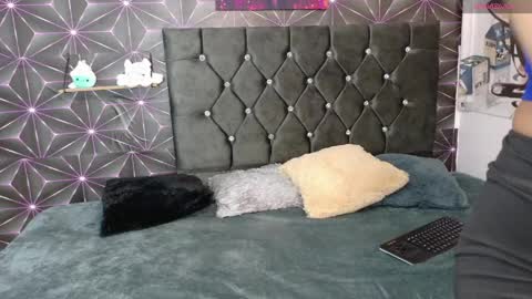 aryahmoonn online show from March 29, 3:39 am