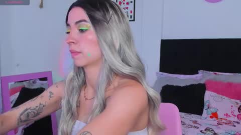 Snapshot of aryane_art_ chatting on March 17, 10:46 pm carol online show from March 17, 10:46 pm