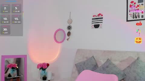 Snapshot of aryane_art_ chatting on April 10, 11:42 pm carol online show from April 10, 11:42 pm