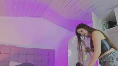 arycooper_ online show from May 2, 12:10 pm