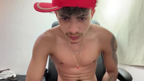 Snapshot of arzu_08 chatting on February 25, 2:10 am arzu_08 online show from February 25, 2:10 am