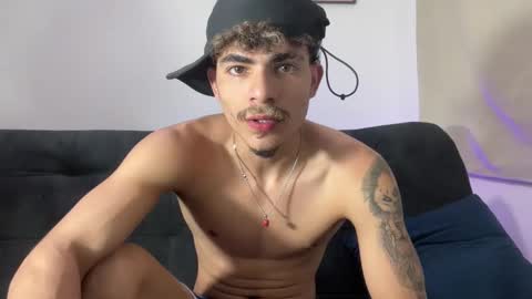 Snapshot of arzu_08 chatting on March 27, 9:21 am arzu_08 online show from March 27, 9:21 am