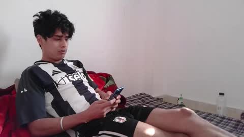 Snapshot of ash2730 chatting on February 10, 9:57 am ash2730 online show from February 10, 9:57 am