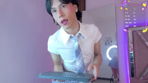 Ash Femboy online show from October 29, 9:38 pm