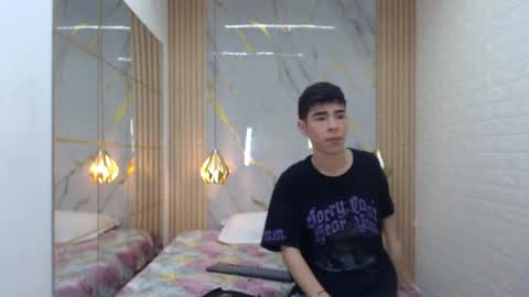 ash_kai online show from June 22, 8:39 pm