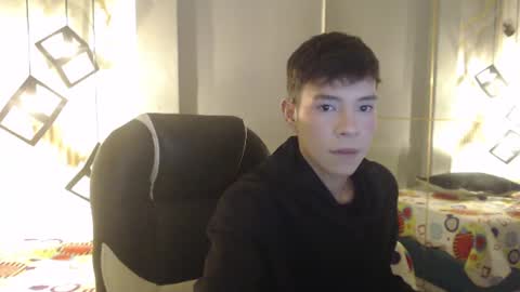 ash_kai online show from June 24, 8:08 pm