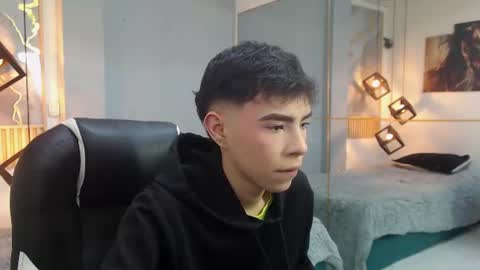 ash_kai online show from July 5, 8:16 pm