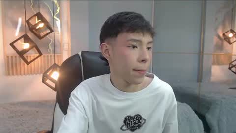 ash_kai online show from August 1, 9:03 pm