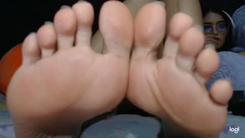 Snapshot of ash_nicefeet chatting on April 19, 8:22 pm ashley online show from April 19, 8:22 pm