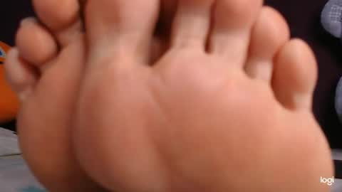 Snapshot of ash_nicefeet chatting on May 25, 6:47 pm ashley online show from May 25, 6:47 pm