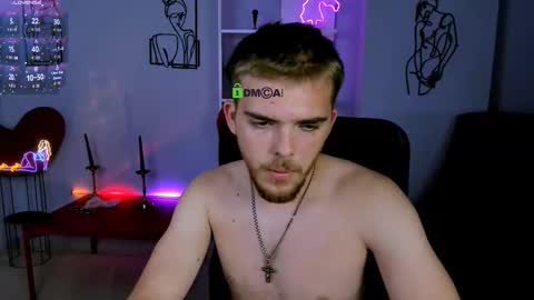 ash_raven_ online show from September 29, 7:24 am