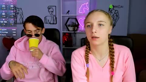 ash_raven_ online show from October 1, 7:20 pm