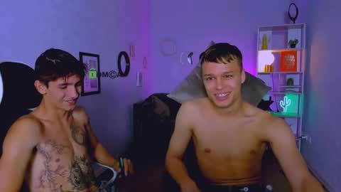 ash_raven_ online show from October 4, 2:31 am