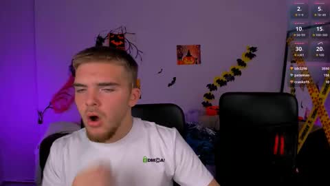 ash_raven_ online show from October 21, 7:36 pm