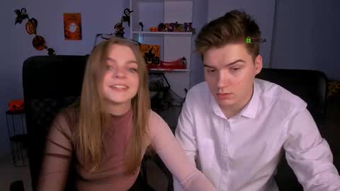 ash_raven_ online show from October 27, 8:13 pm