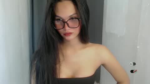 Snapshot of ash_sexdoll chatting on April 1, 4:57 am ASH online show from April 1, 4:57 am