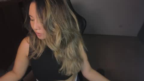 ash_smith1 online show from April 11, 1:54 am