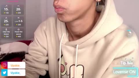 Ash online show from December 22, 4:48 pm