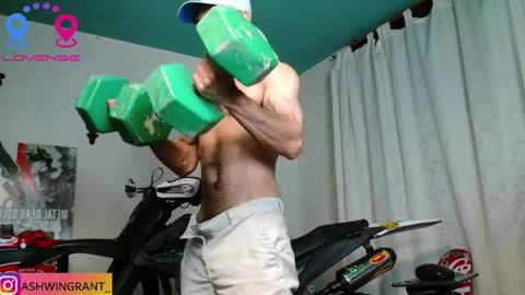 ash_wingrant online show from May 14, 9:38 am