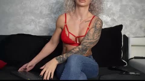 Snapshot of ashadevon_fit chatting on October 19, 6:14 am Asha online show from October 19, 6:14 am