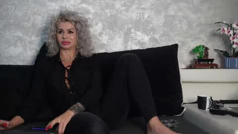 Snapshot of ashadevon_fit chatting on November 20, 9:31 am Asha online show from November 20, 9:31 am