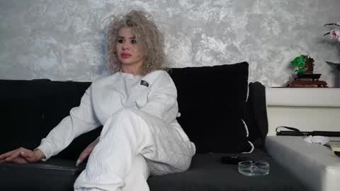 Snapshot of ashadevon_fit chatting on February 2, 8:35 am Asha online show from February 2, 8:35 am