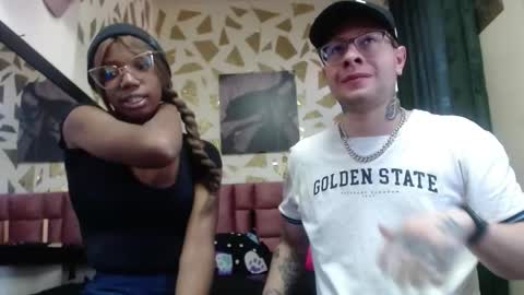 ashanti_and__alejo online show from October 23, 12:15 pm