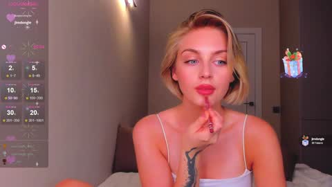 Snapshot of ashbunny_ chatting on December 30, 11:17 pm your pretty Ashley online show from December 30, 11:17 pm