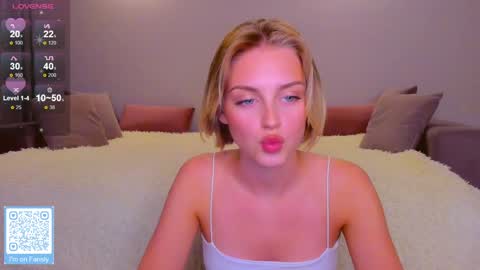 Snapshot of ashbunny_ chatting on January 25, 5:40 pm your pretty Ashley online show from January 25, 5:40 pm