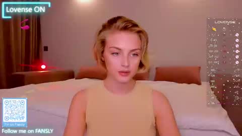 Snapshot of ashbunny_ chatting on February 9, 5:33 pm your pretty Ashley online show from February 9, 5:33 pm