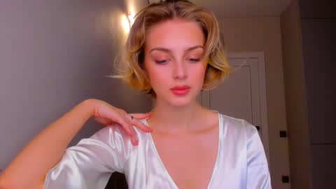 Snapshot of ashbunny_ chatting on February 22, 6:08 pm your pretty Ashley online show from February 22, 6:08 pm