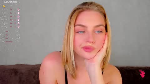 your pretty Ashley online show from October 23, 6:50 pm